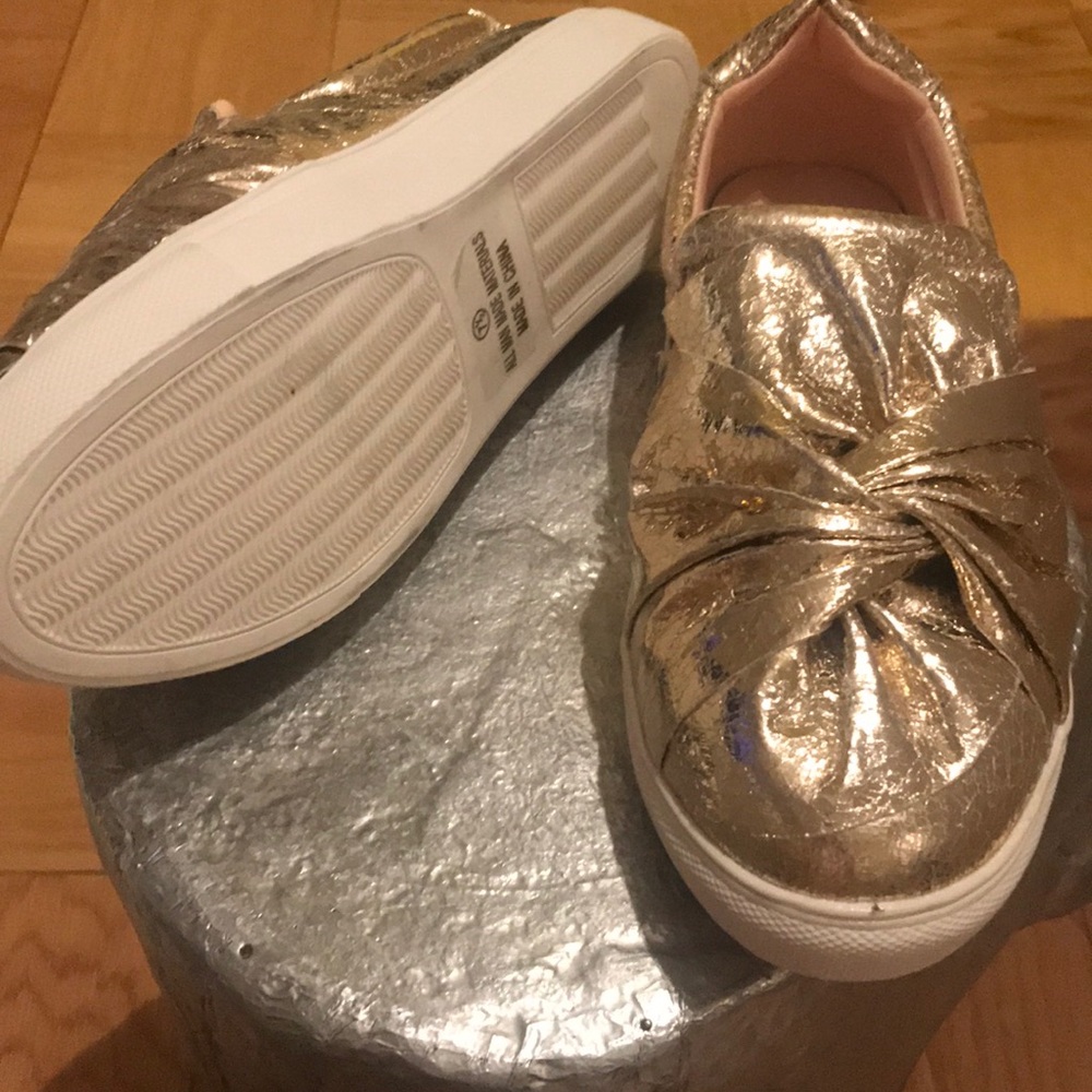 Shoe - Picture 2 of 4